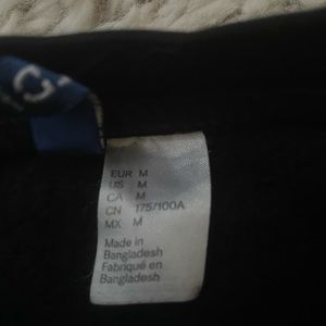 This a comfortable basic black one piece shirt